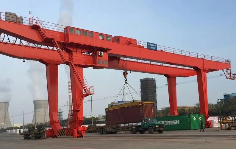 安徽馬鞍山港口集裝箱起重機(jī)廠家加強(qiáng)核心技術(shù)研發(fā)