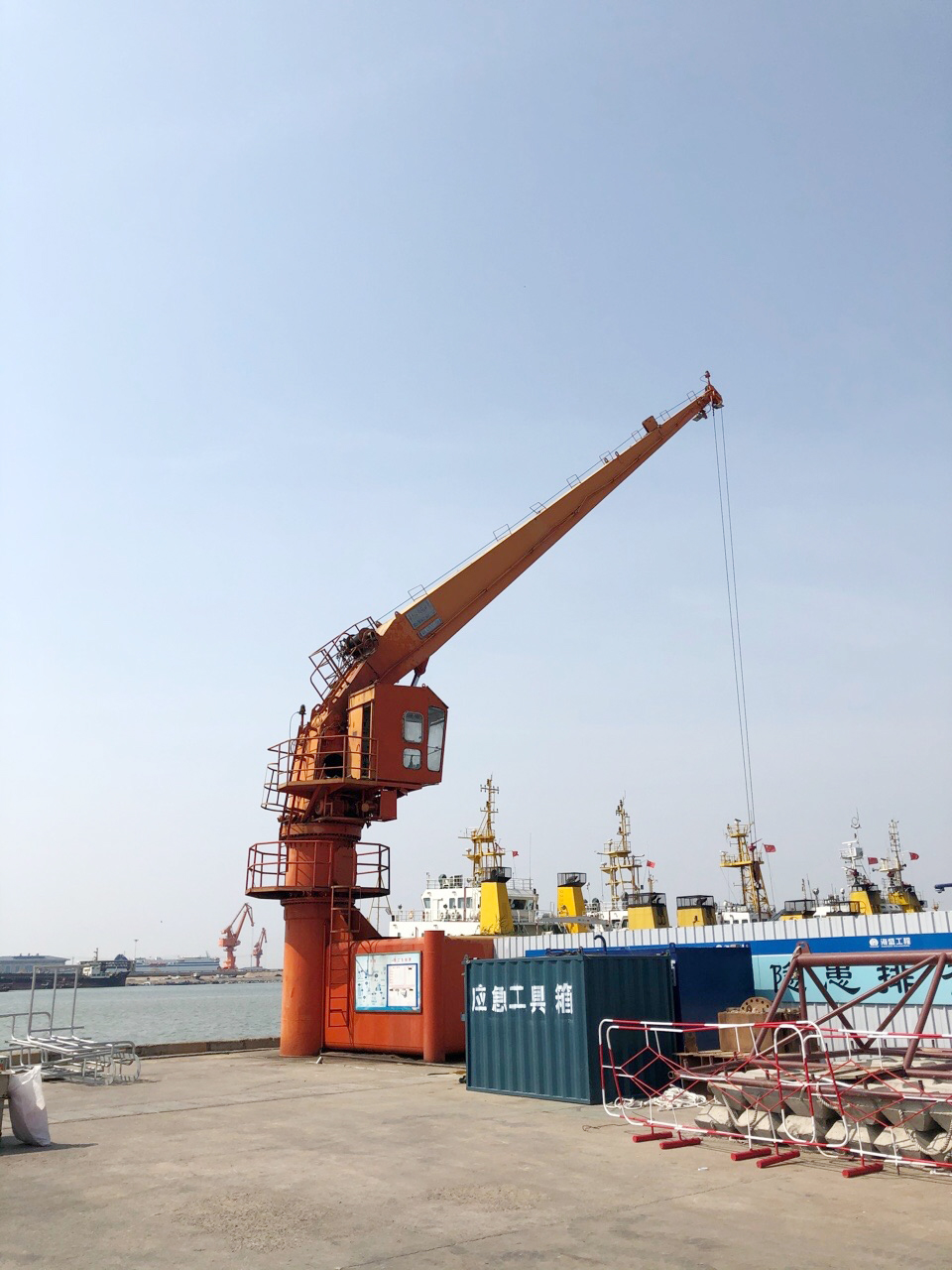山東威海甲板起重機廠家起重機吊臂靈活